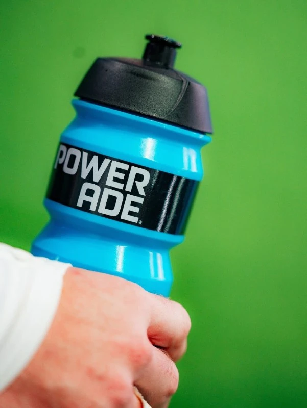 🥤 В рамках нового соглашения с Coca-Cola, изотонический напиток Powerade становится эк...