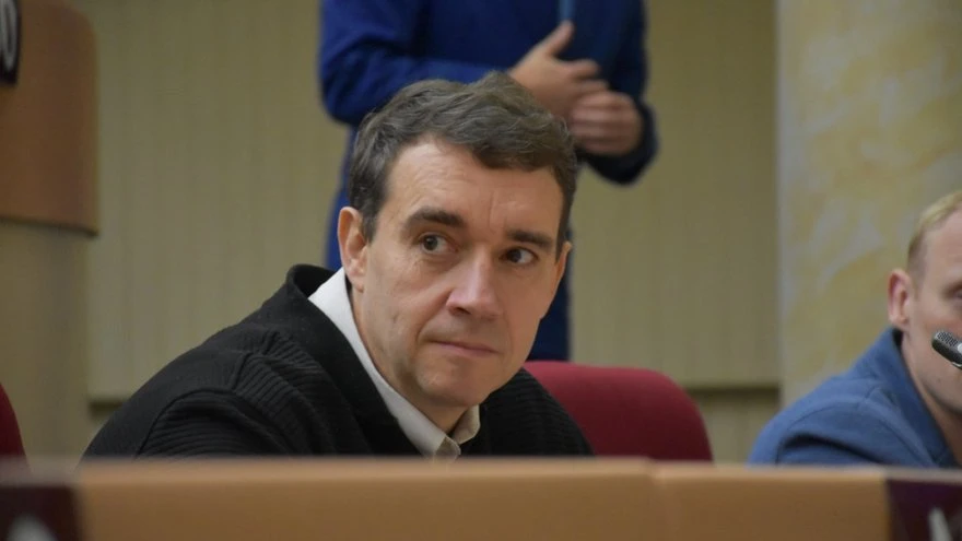 ⚡️ В Саратове задержали депутата КПРФ Александра Анидалова.

Все произошло на выходе из Саратовской 