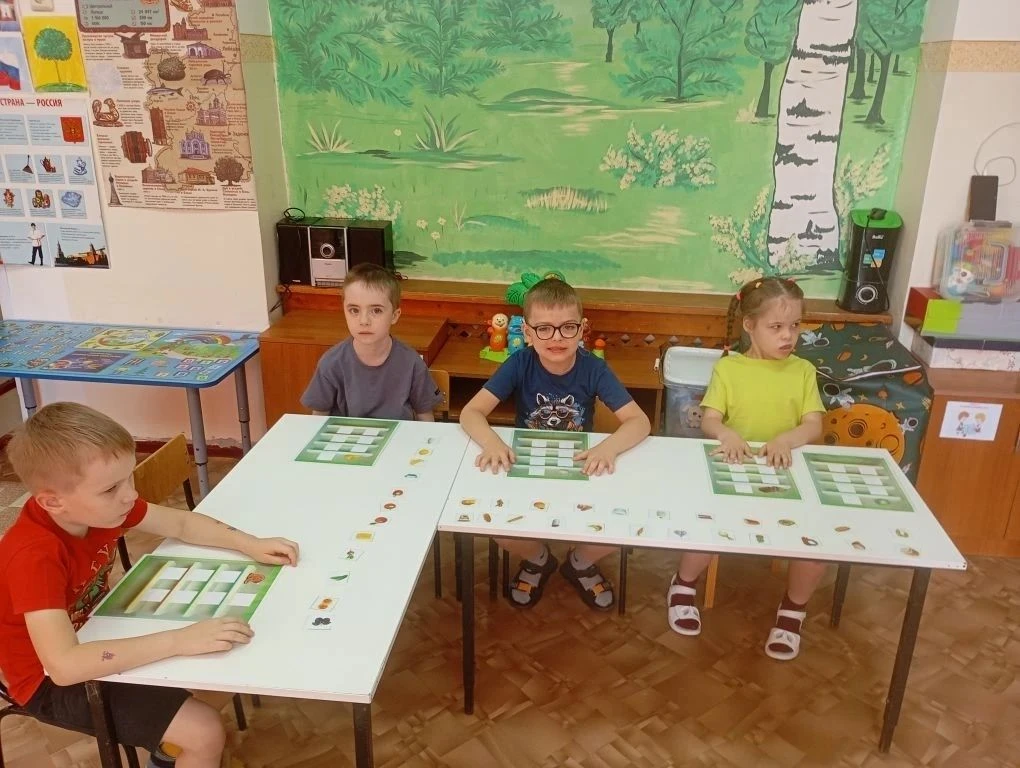 Тема "Супермаркет".
В группе 6 была проведена с воспитанниками игра "Супермаркет". Детей знакомили  