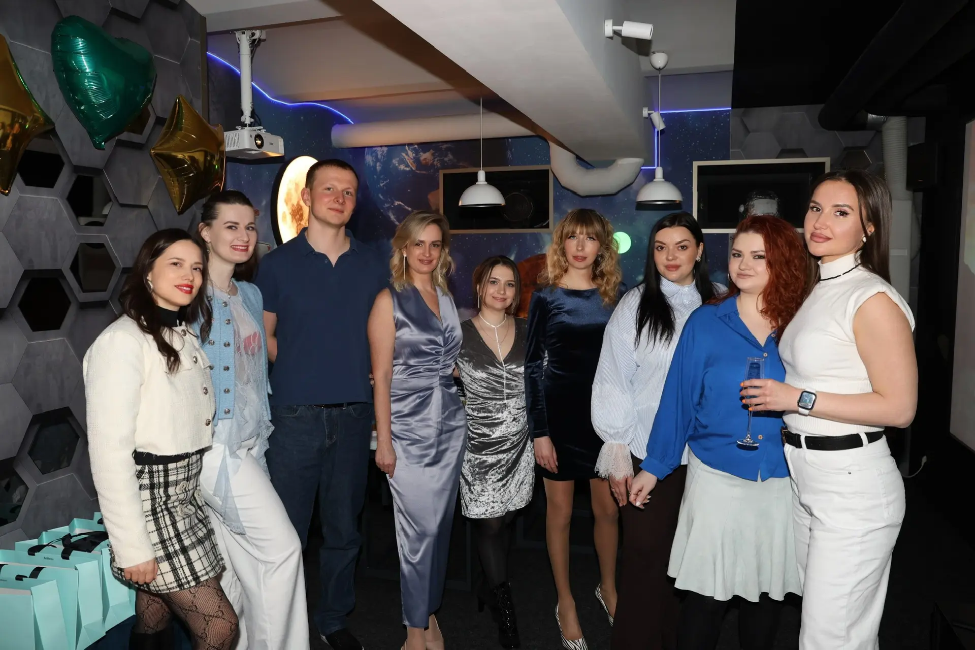 Отгремел блогерский корпоратив 💃❤️‍🔥

Как же важно иметь единомышленников в любом деле. Это общие 