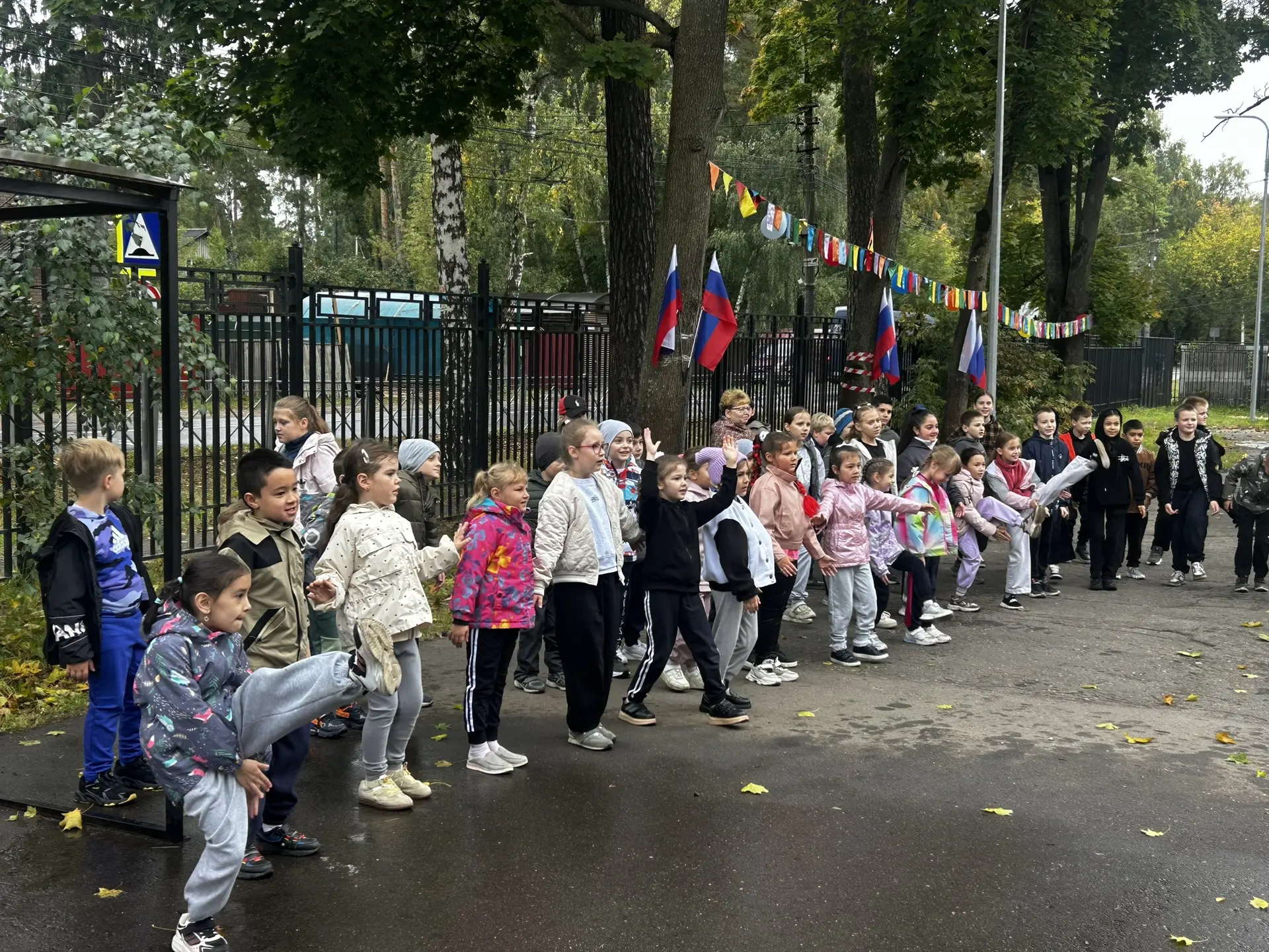 Сегодня в МОУ Быковская СОШ №15 для обучающихся начальной школы состоялся большой спорт...