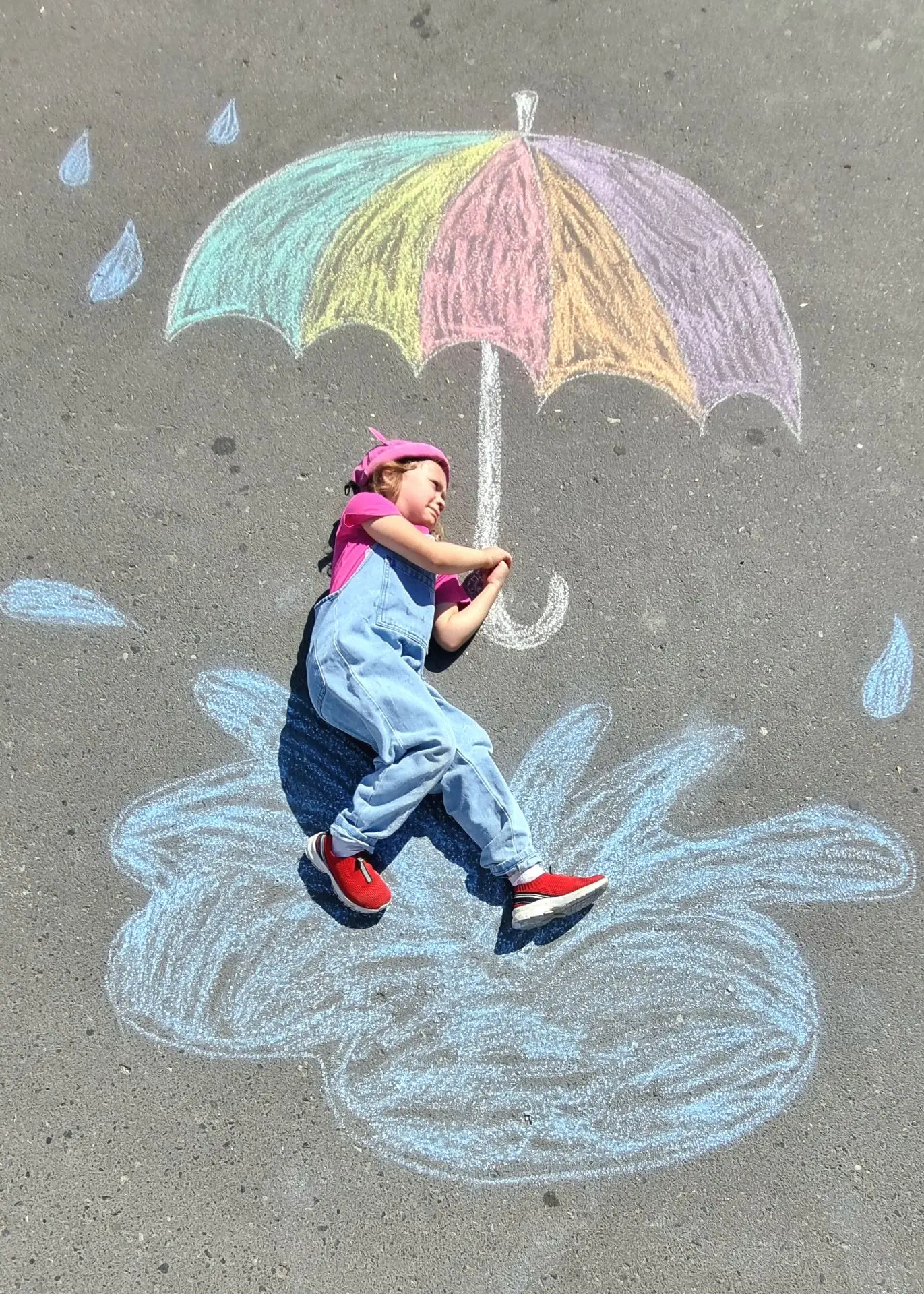 Мы рисовали лето мелками!!!🌈⛱️🌞