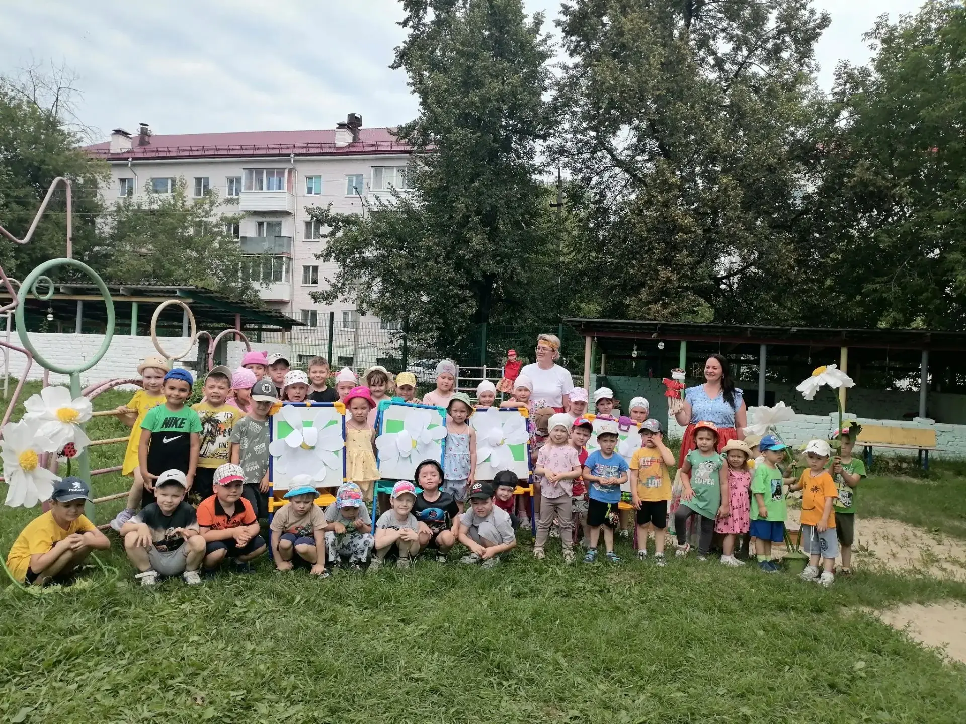 Праздник "День семьи, любви и верности" состоялся 07.07.2026 года в ДОУ с детьми дошкольных групп.
К