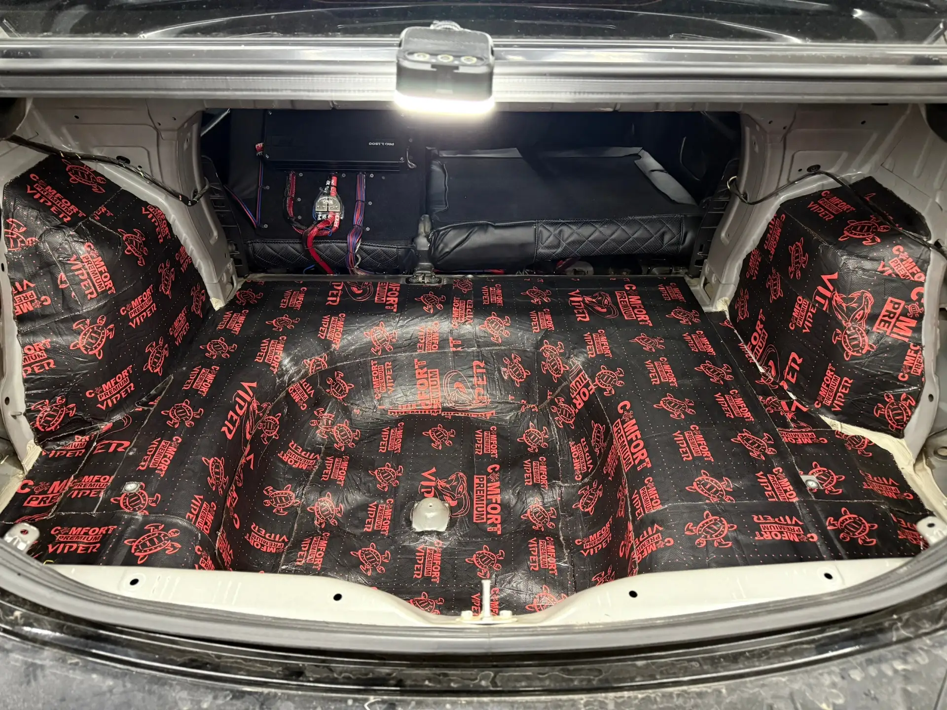 🔧 Шумоизоляция багажника Hyundai Solaris материалами ComfortMat

Решили наконец победить главную бо