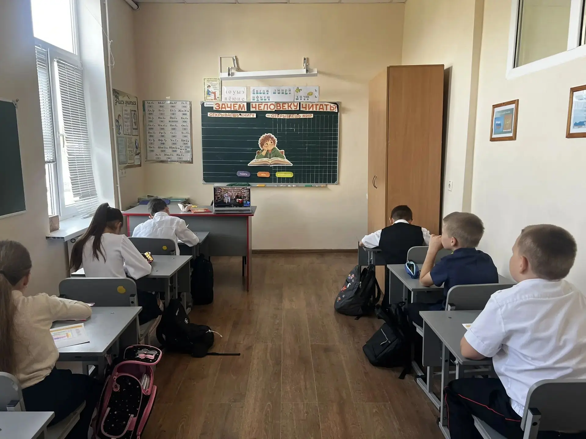 Сегодня в нашей школе прошли очередные уроки "Разговоры о важном". Ребята с 1 по 5 клас...