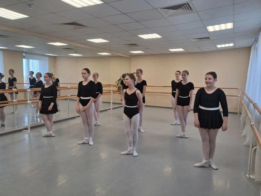 👯‍♂⭐В Тарской детской школе искусств состоялся экзамен по классическому танцу для выпу...