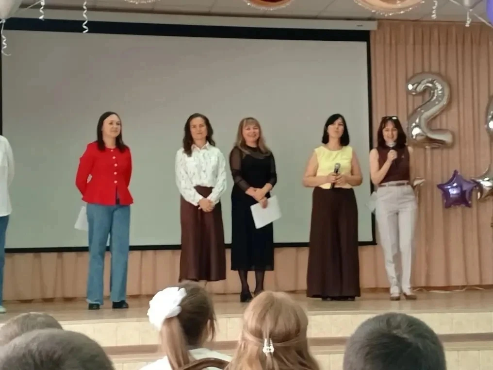 🎉Прощай, начальная школа! 25 мая в актовом зале лицея состоялся трогательный выпускной для учеников 