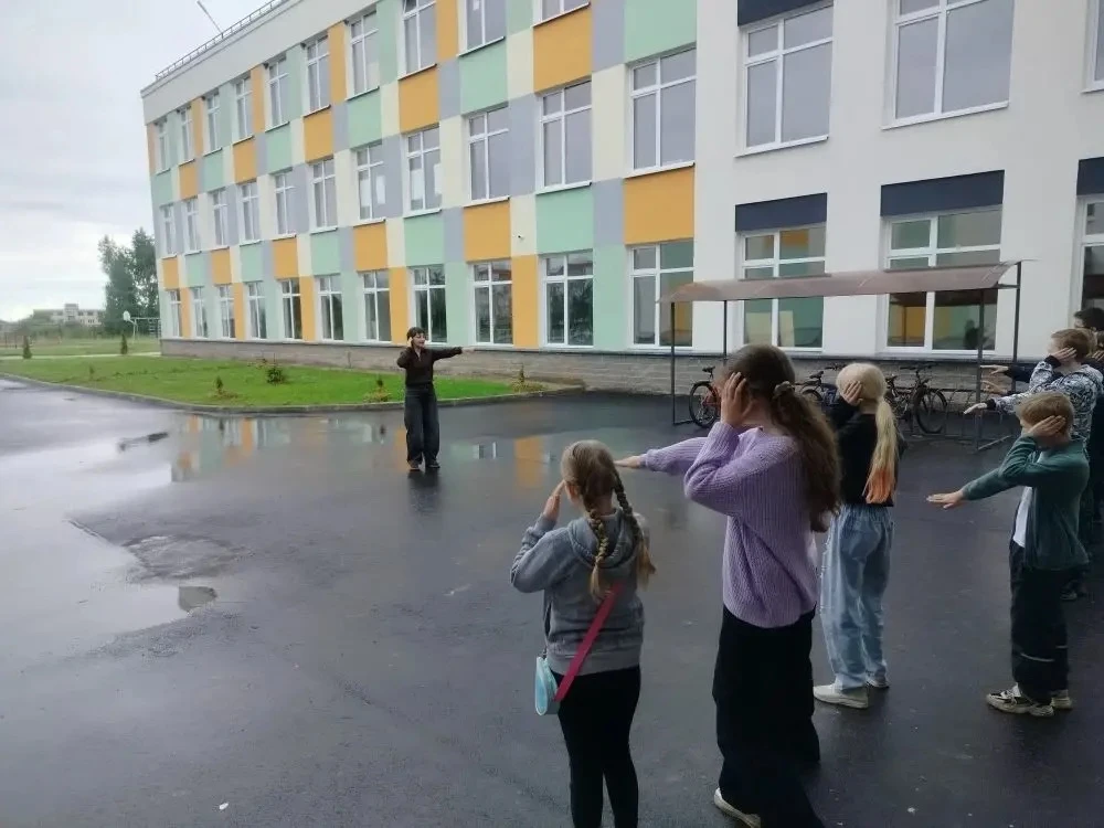 "Будни летнего лагеря «Созидатели Чудозерья."  
День пятый.
Здоровье, безопасность и патриотизм! 

�