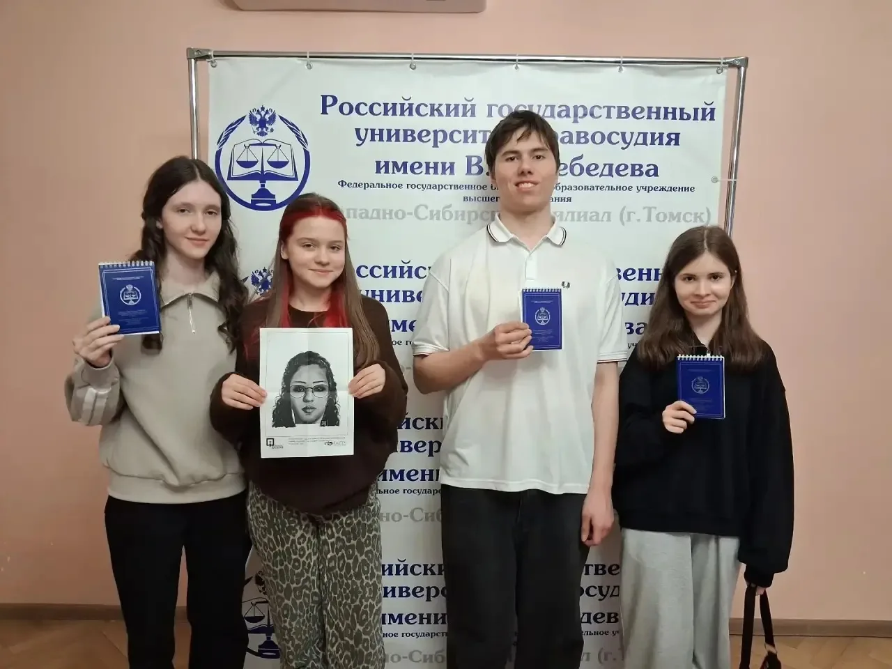 ⚖️ Профориентация: юриспруденция и криминалистика  Обучающиеся старших классов нашей школы приняли у
