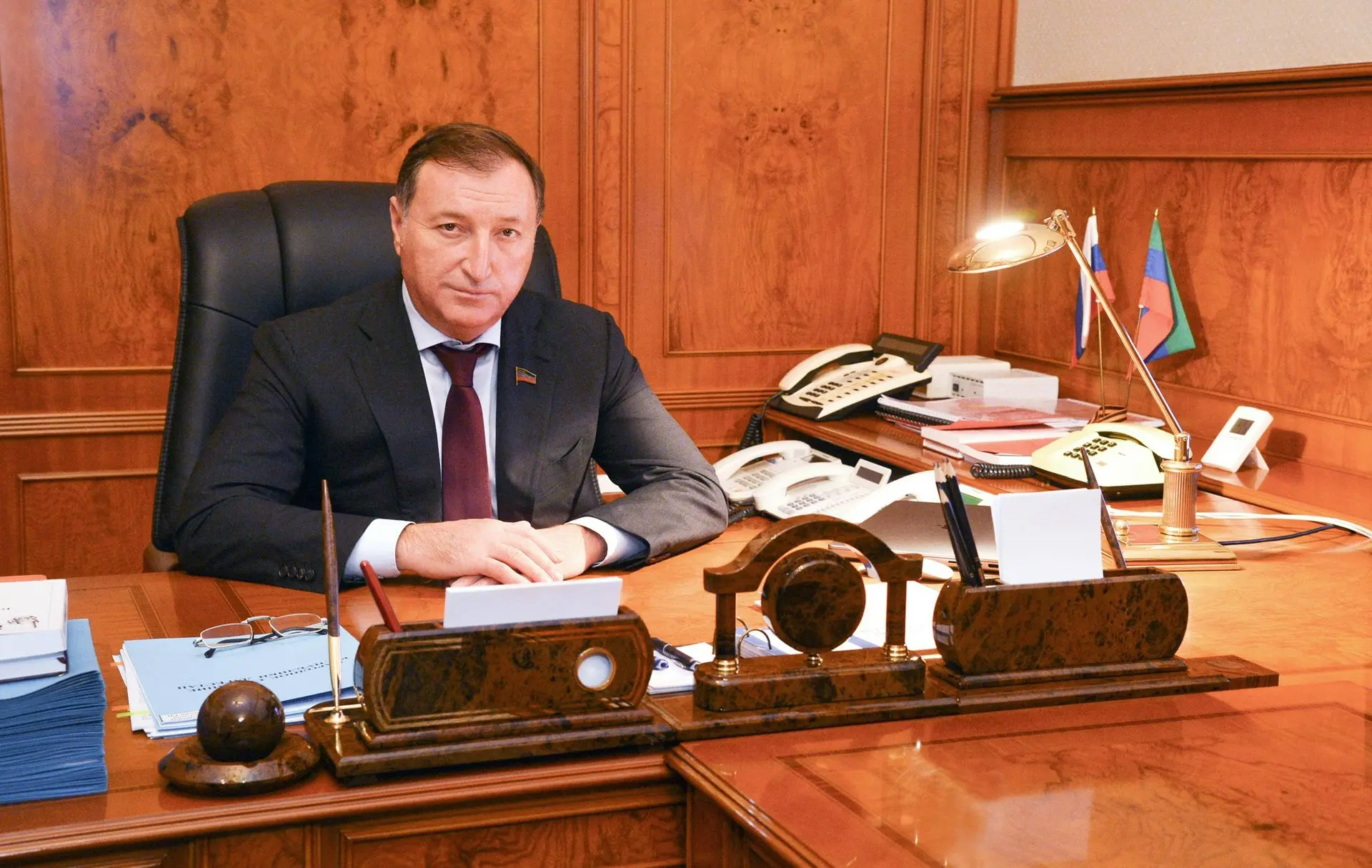 🇷🇺 Председатель Народного Собрания РД Заур Аскендеров поздравил дагестанцев с одним из главных гос