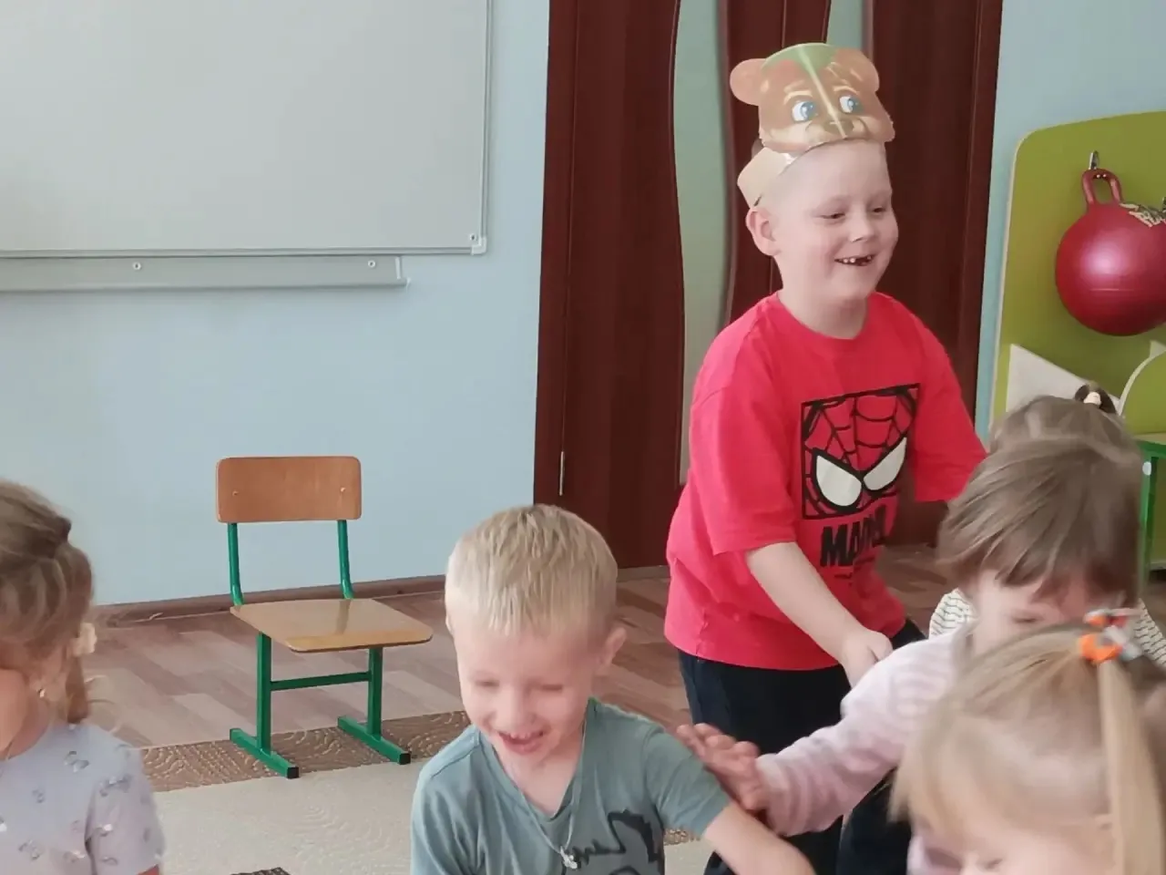 Мы — старшие помощники!»: подготовишки провели праздник для малышей 🎉