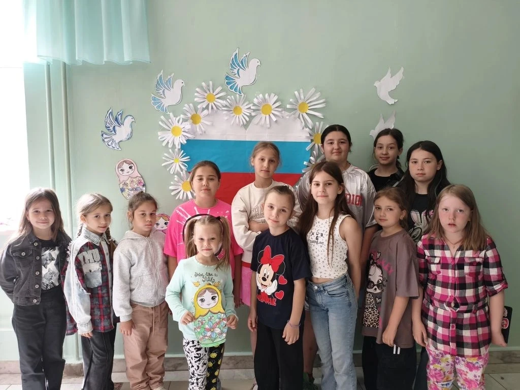 Воспитанники ДОЛ "Солнышко" поздравляют всех с наступающим Днем России! В преддверии государственног