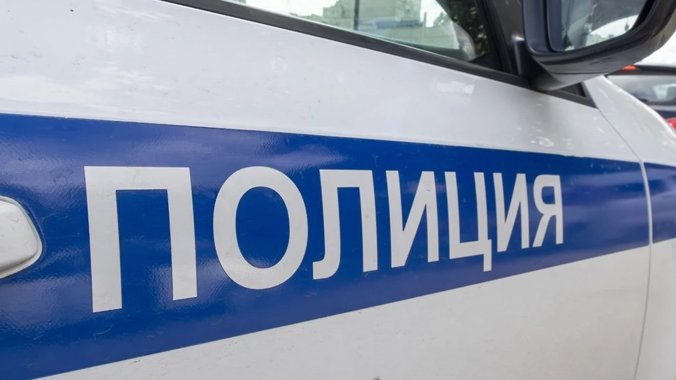В Дзержинском районе Ярославля столкнулись Mitsubishi и Ford. Пострадал пассажир Mitsub...