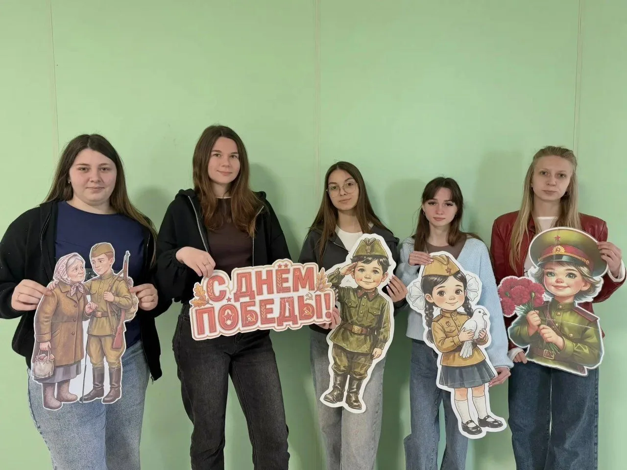 Создаём атмосферу Победы вместе! 🕊  📚 Студенты педагогического факультета МГУ имени А.И. Куинджи при