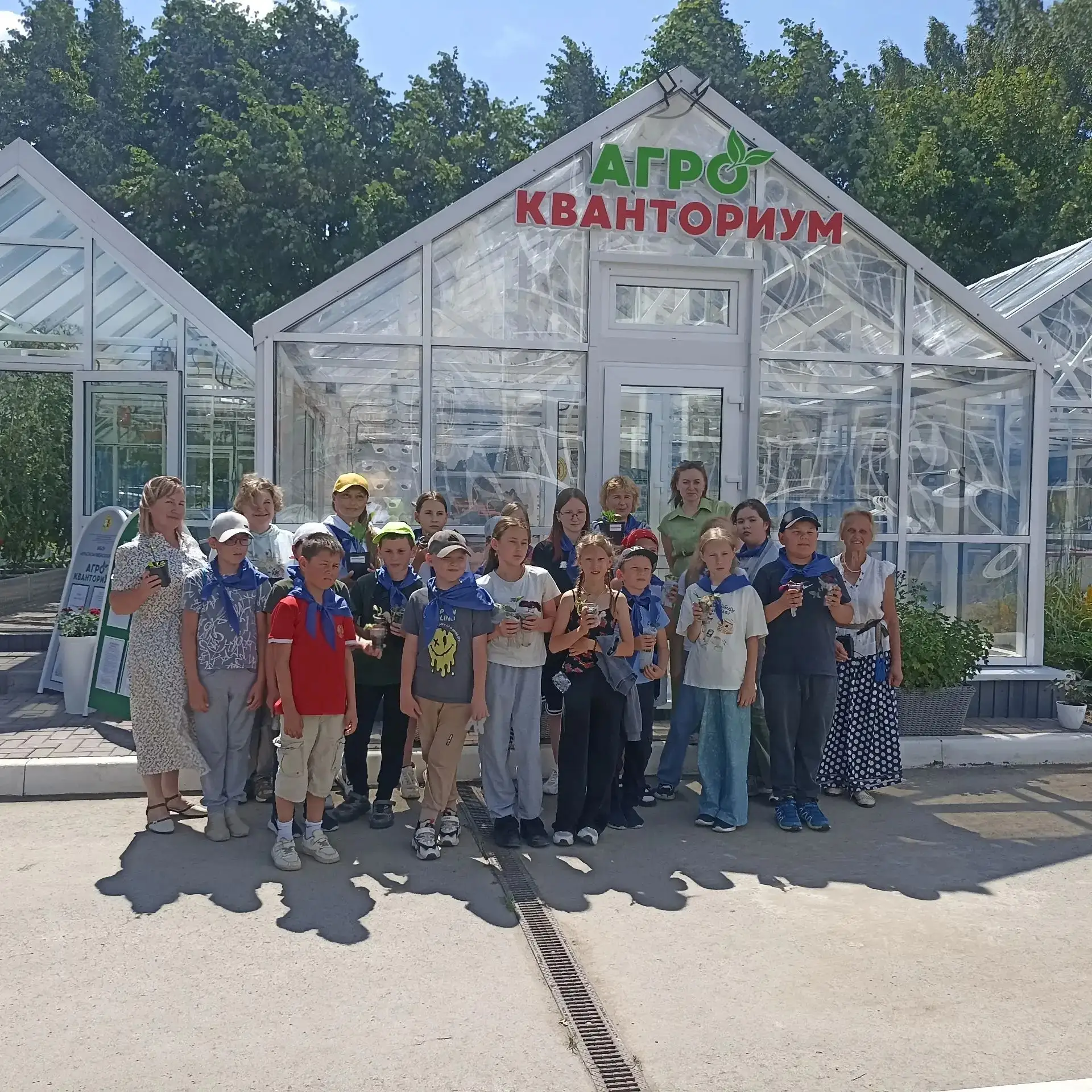 🚀 «Планета детства» покоряет село!
Сегодня воспитанники отряда «Ракета» пришкольного лагеря «Планет