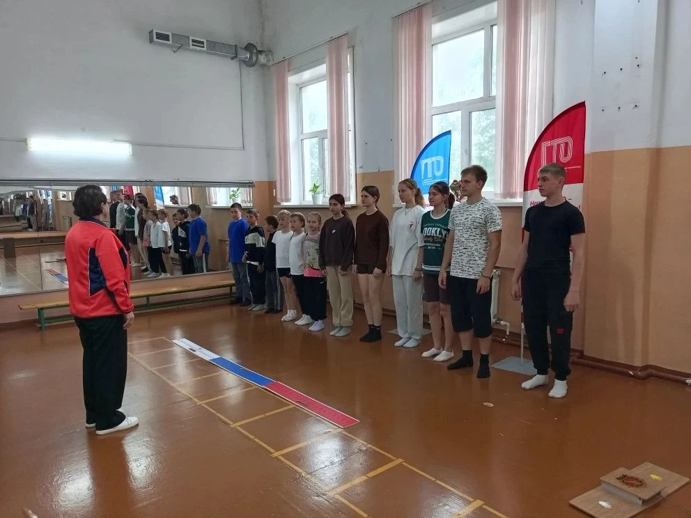 🏅 Наши значки ГТО: золото, серебро и бронза!

Сегодня школьники вместе с учителем физкультуры Татья