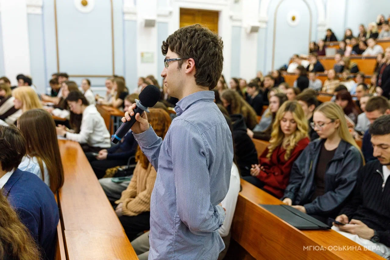 🗣️ Общеуниверситетский старостат в МГЮА!  15 апреля в Университете имени О.Е. Кутафина (МГЮА) состоя