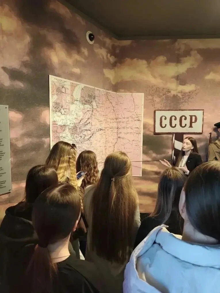 Дмитрий Захаров:  🔥С 9 по 16 мая 70 наших школьников из Чувашии находятся в Республике Беларусь. ☝️Э