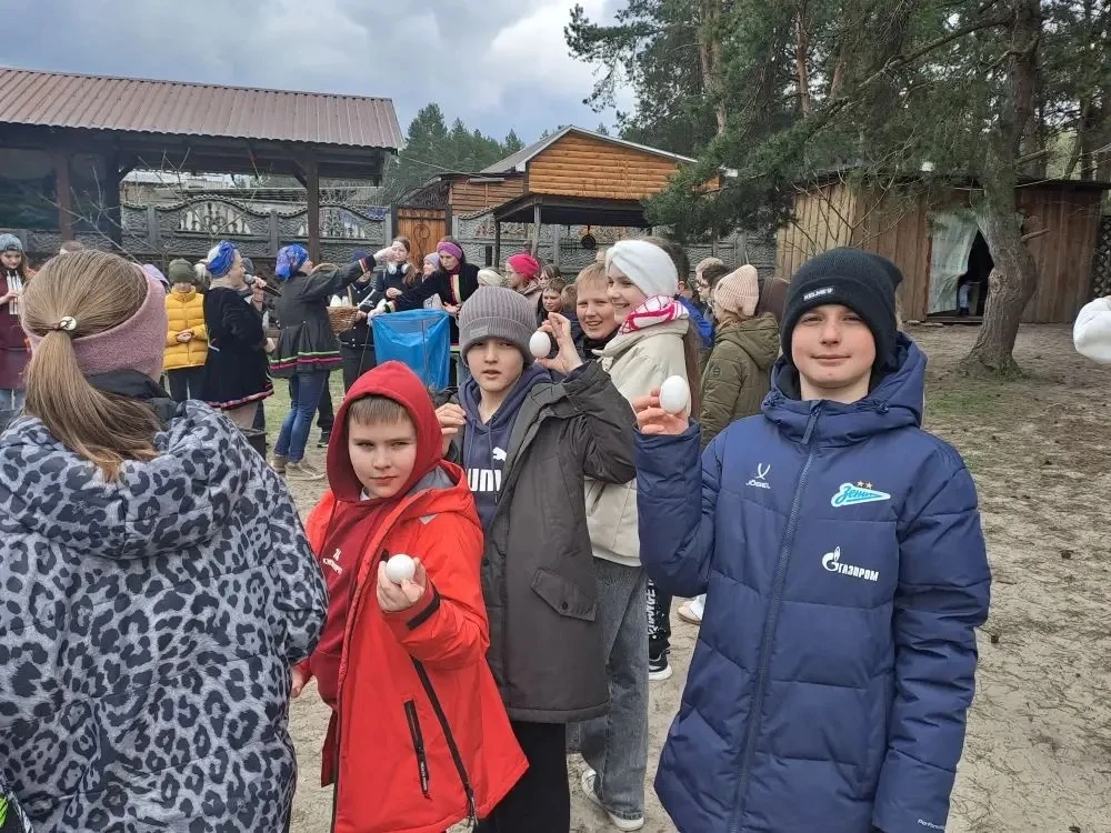 Сегодня учащиеся 5А,Б,В и 3Б классов отправились на увлекательную экскурсию в Новооскольский район. 