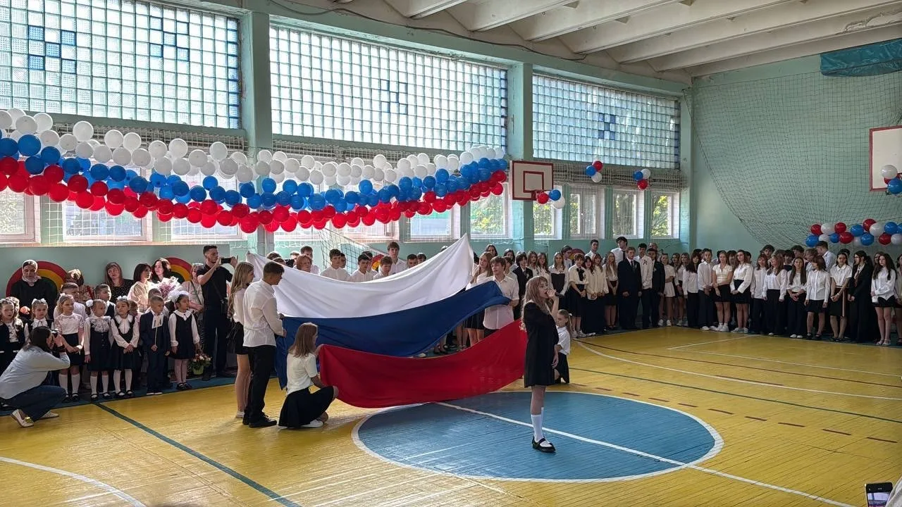 Сегодня наша школа распахнула свои двери для нового учебного года!