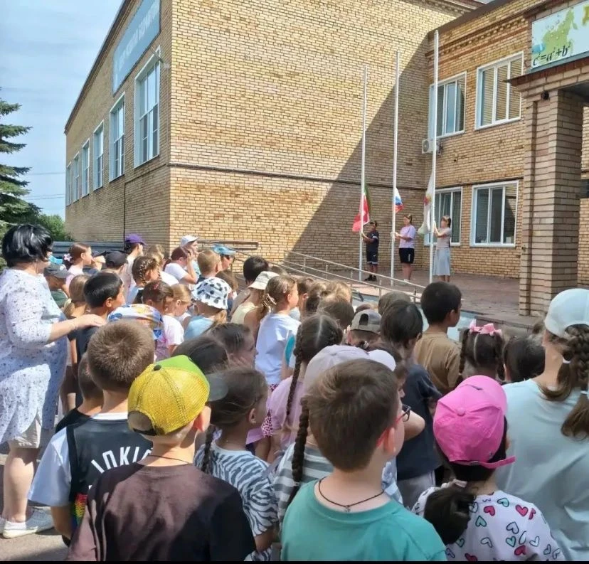 Сегодня, 27 июля, наша школа наполнилась детским смехом: свои двери открыли сразу два л...