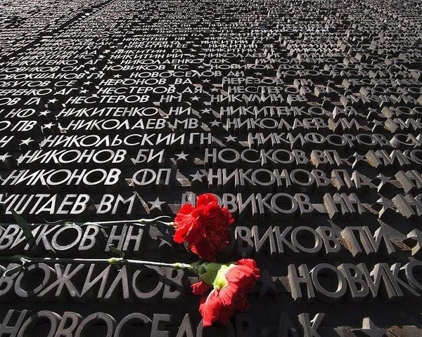 🕯️ 22 июня — День памяти и скорби

Ровно 85 лет назад, в 4 часа утра, фашистская Германия вероломно