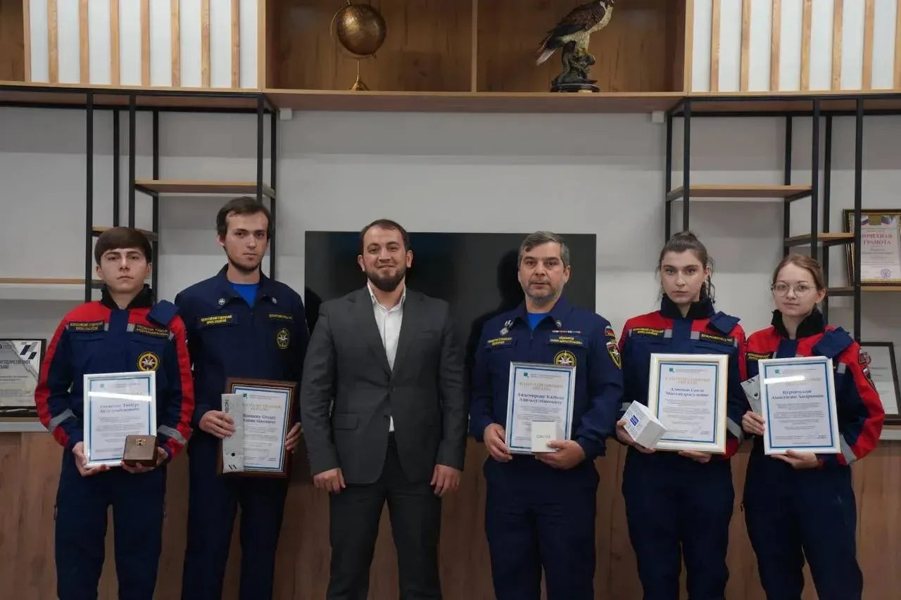 ЦУР поблагодарил волонтеров-спасателей