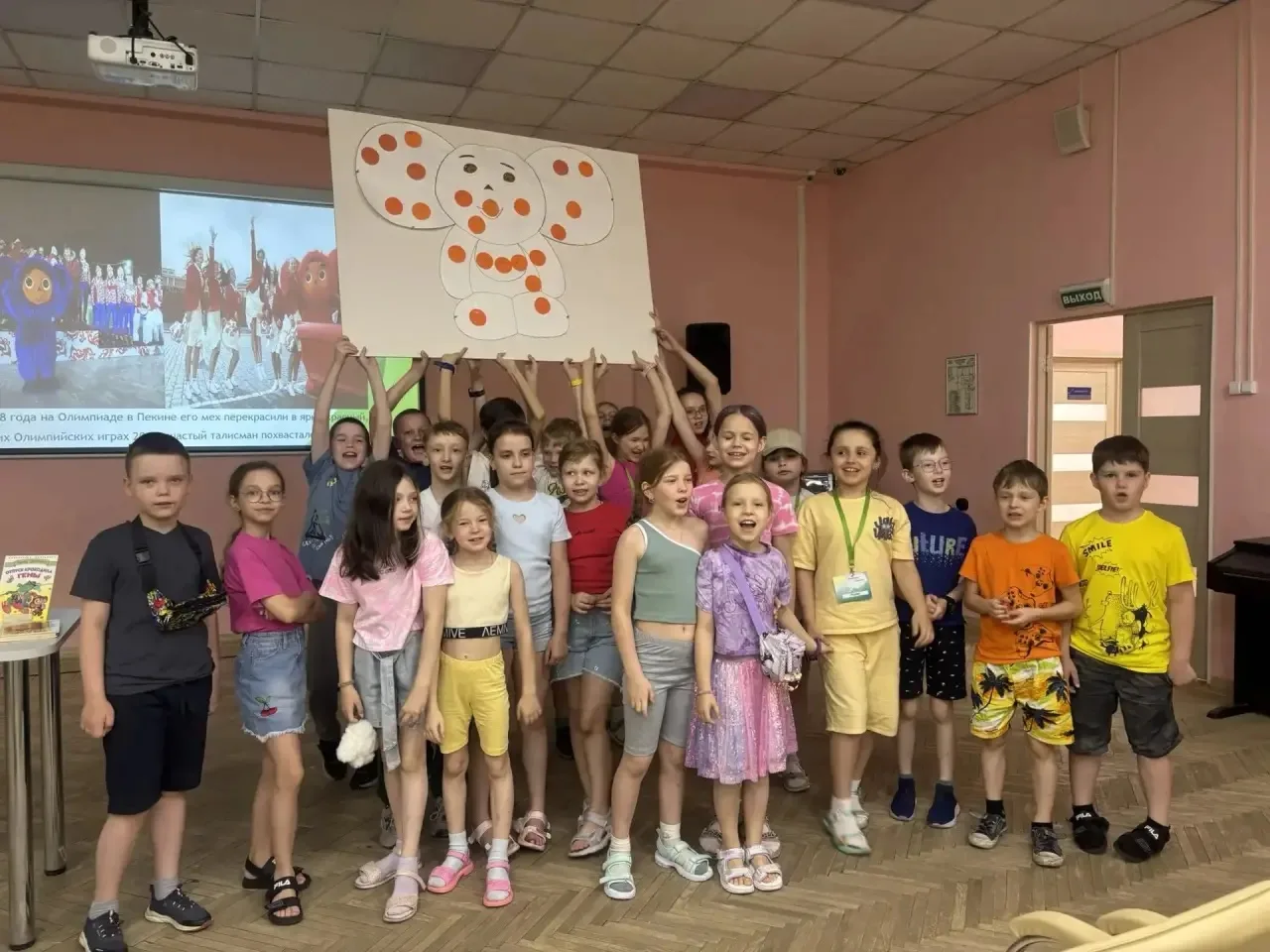 🍊 «Я был когда-то странной игрушкой безымянной…»

Кто не знает Чебурашку? Этот обаятельный герой уж