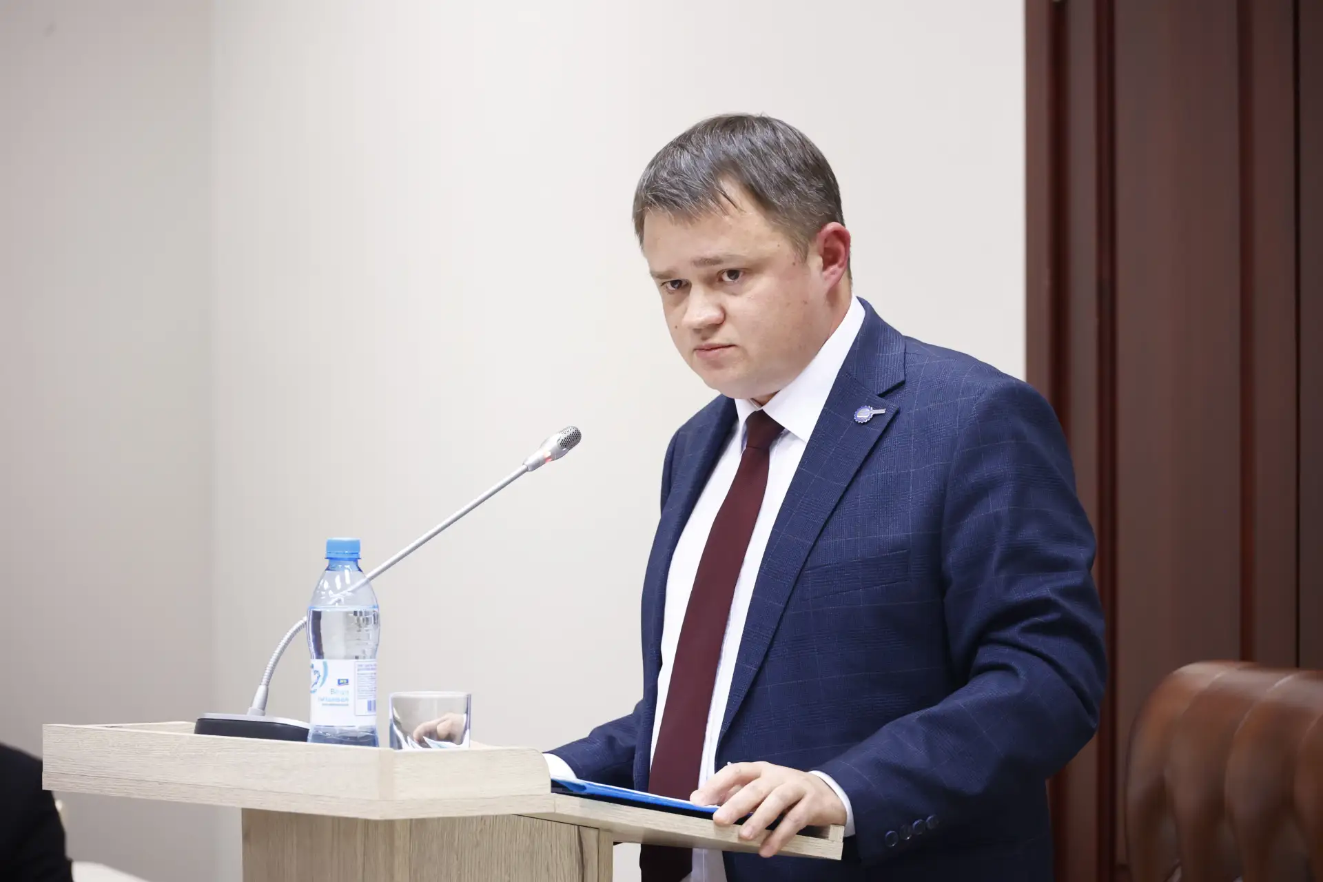 В Парламенте Кузбасса продолжают проходить расширенные заседания профильных комитетов, на которых де