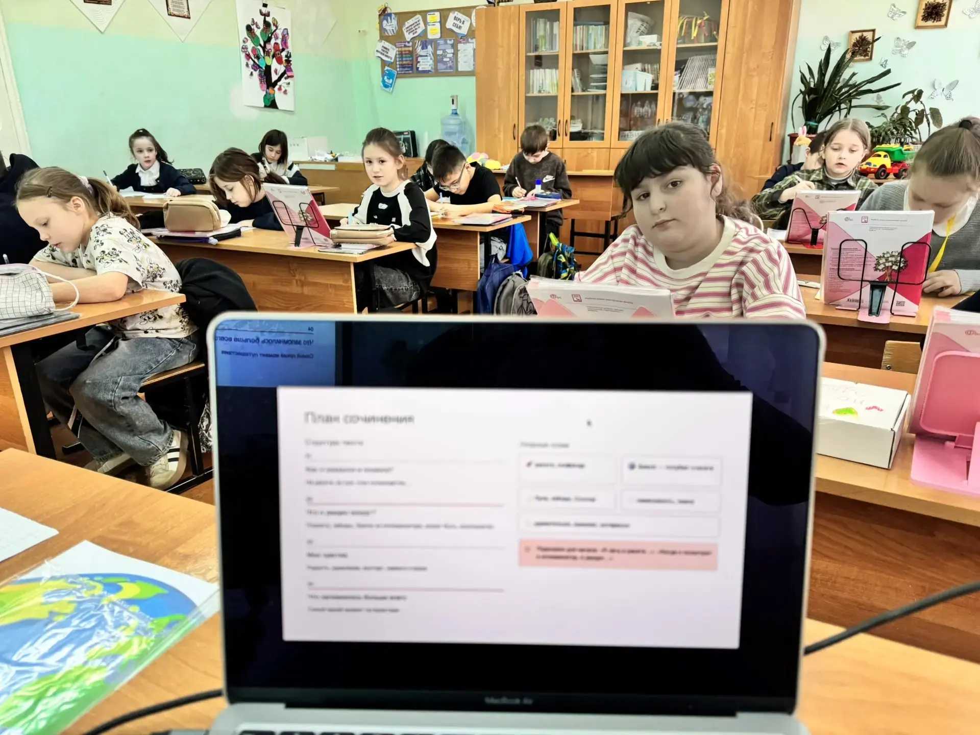 🚀 Неделя космонавтики в 3-м классе: время первых! 🌕