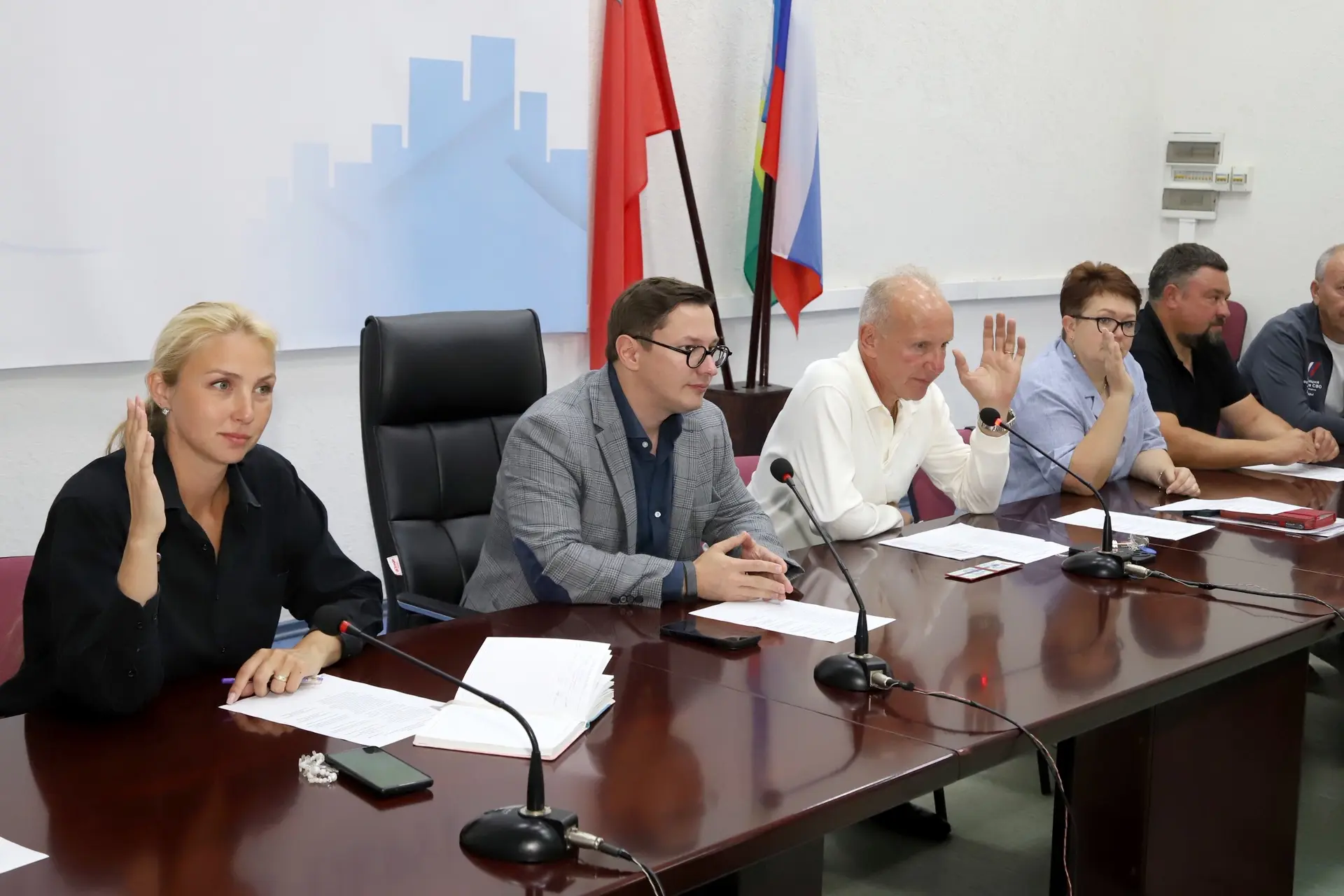 Принял участие в заседании Совета депутатов м.о. Луховицы

Коротко о главном:

✅ Депутаты внесли нео