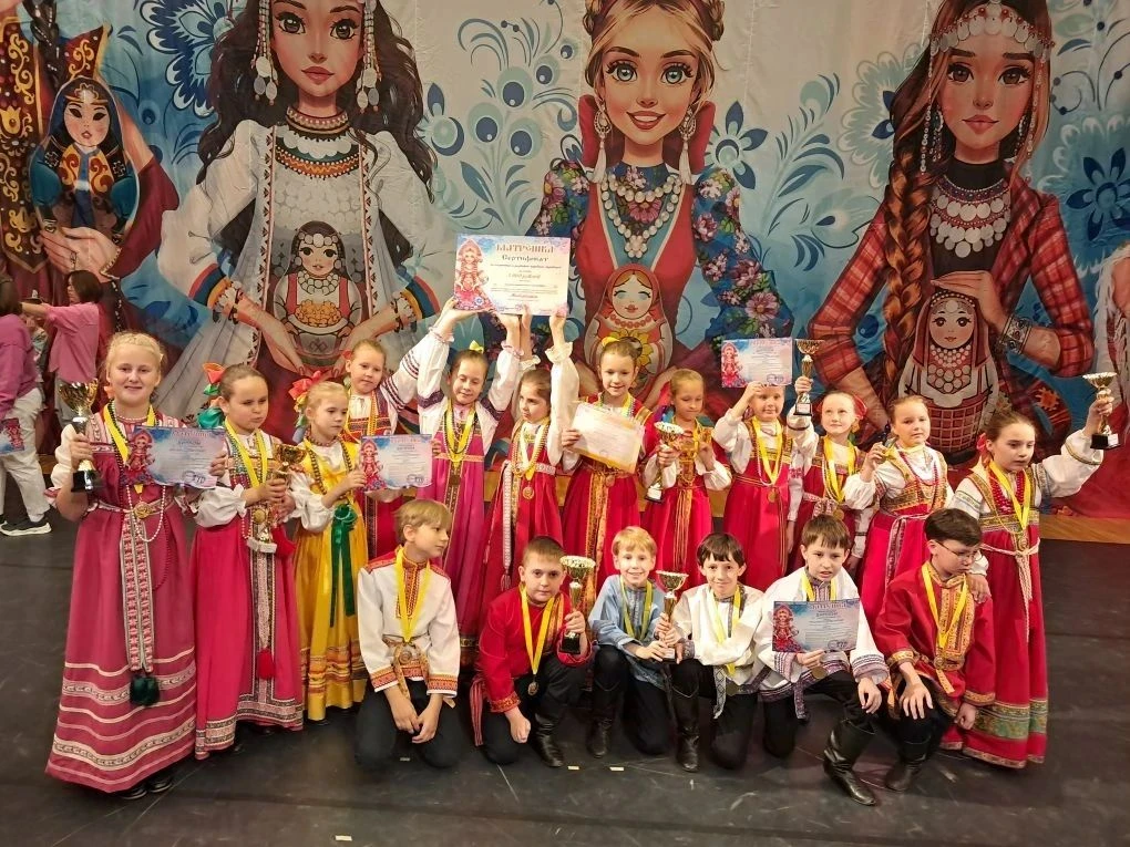 Младшая группа Ансамбля народной песни