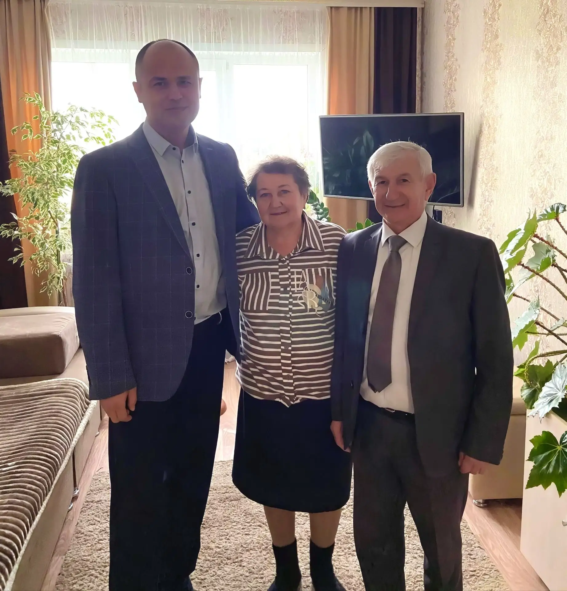 День Учителя — это особый праздник, когда хочется сказать слова благодарности тем, кто ...