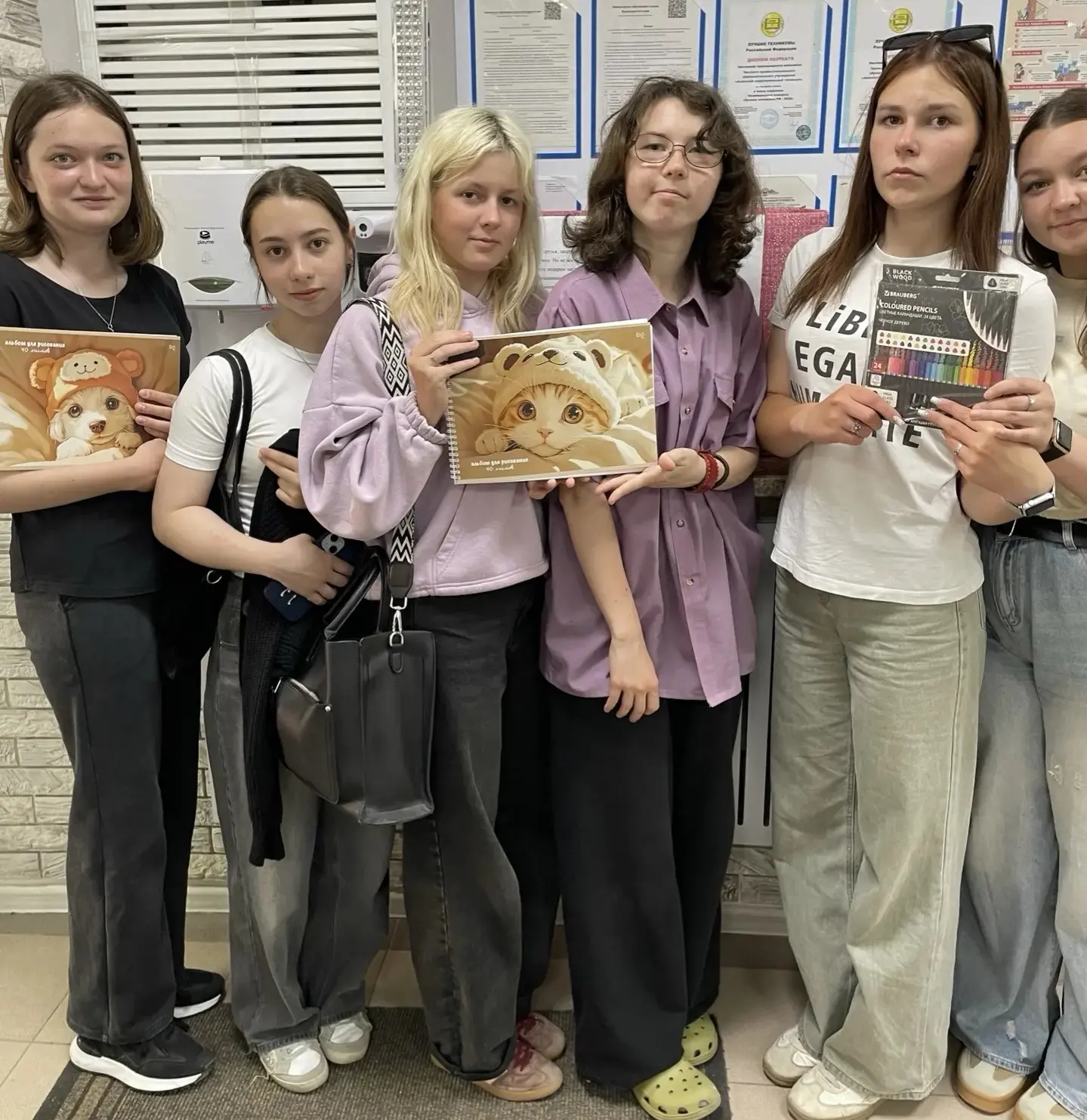 🎁 Обучающиеся групп ЛД-3-25 и АКД-1-25 Анапского индустриального техникума присоединяются к благотво