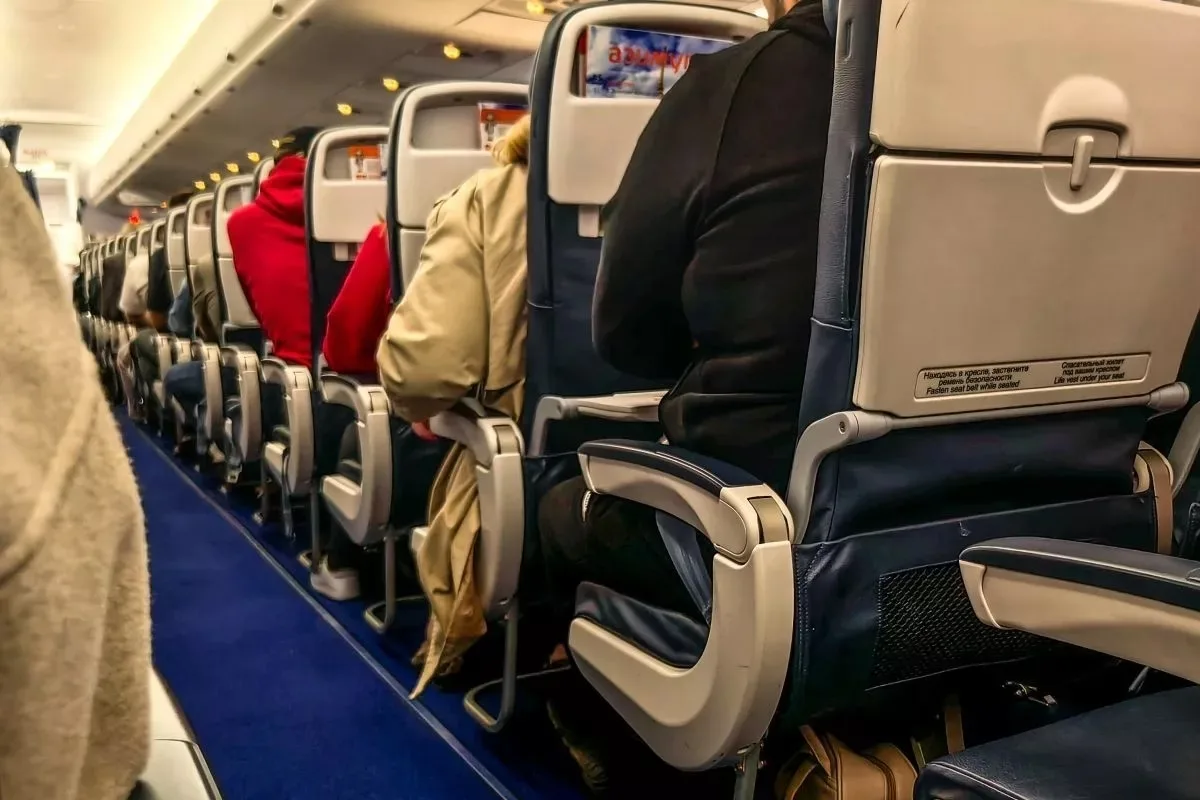 ✈️Из-за агрессивного поведения одного из пассажиров самолет был вынужден совершить экстренную посадк