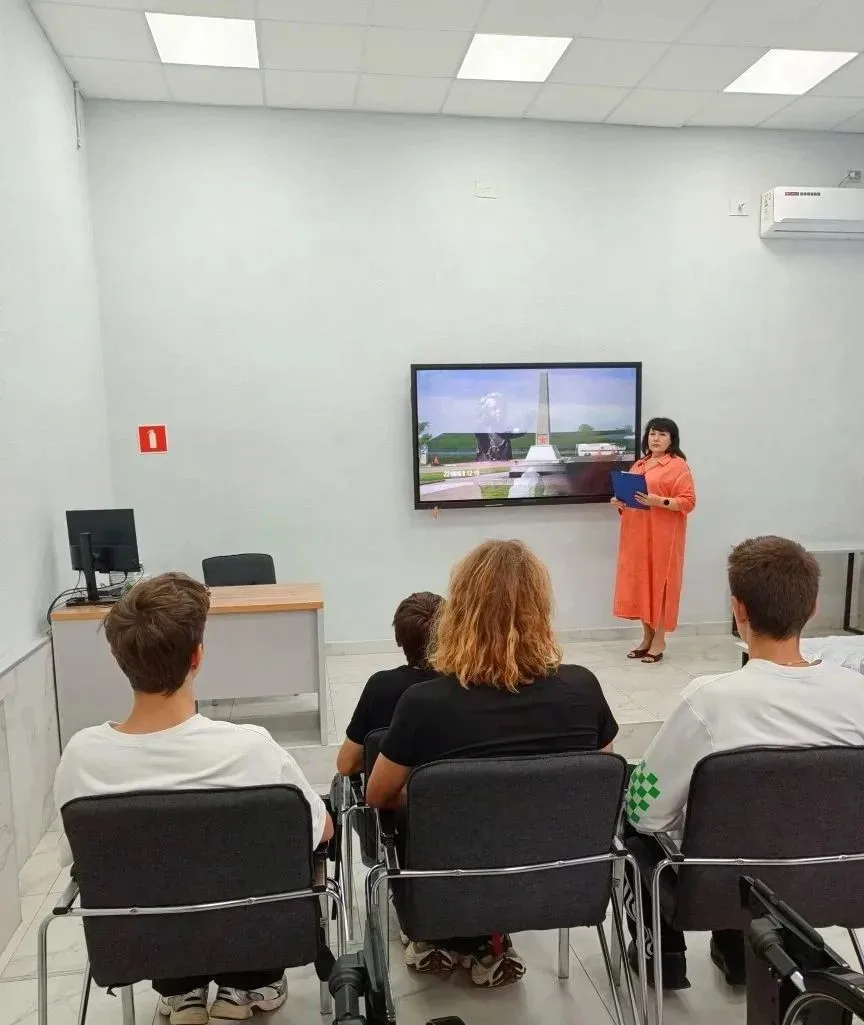 УРОКИ МУЖЕСТВА

🕊 Ежегодно 22 июня в России отмечается День памяти и скорби — дата, связанная с нач