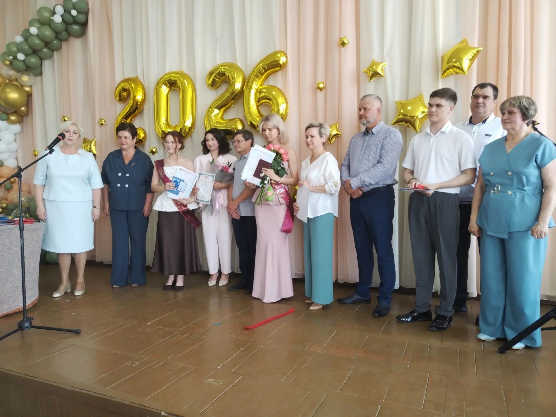 🎉 Торжественный день в нашей школе! Сегодня в стенах школы царит особая, по-настоящему волнующая ат