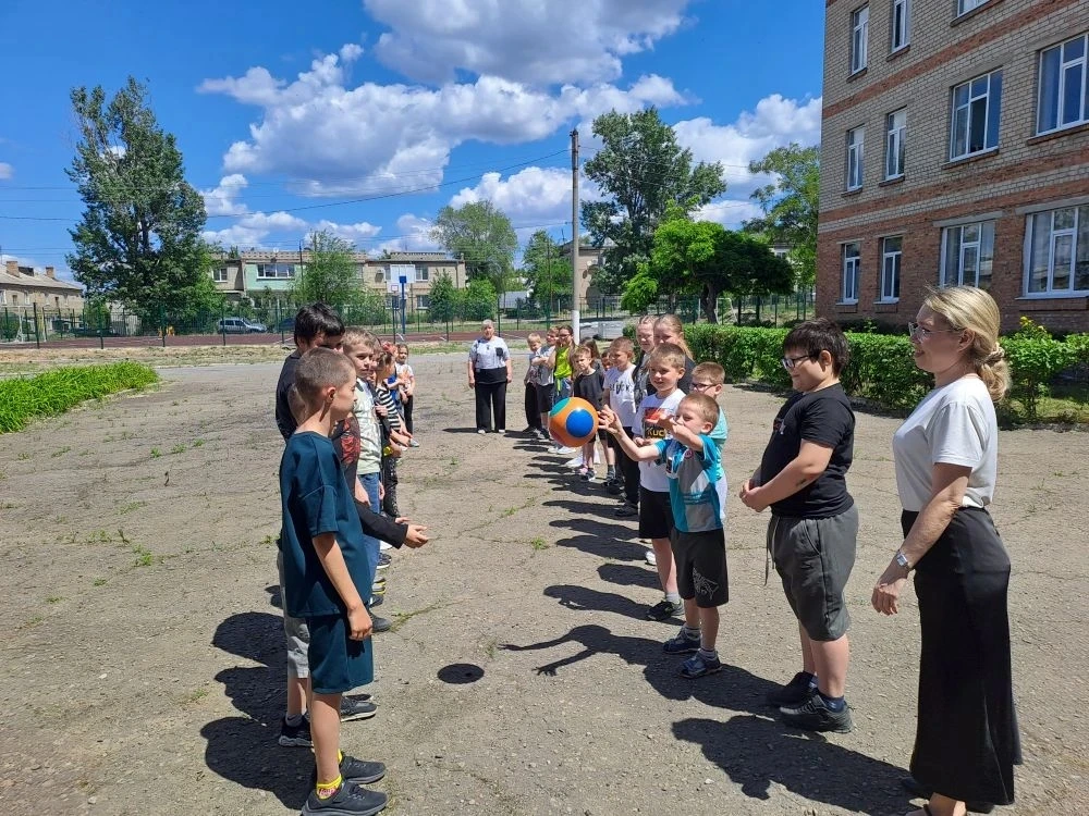 ☀️Сегодня в оздоровительном лагере "Радуга"🌈 интересное событие – миссия "Знакомься с лагерем"
Утро