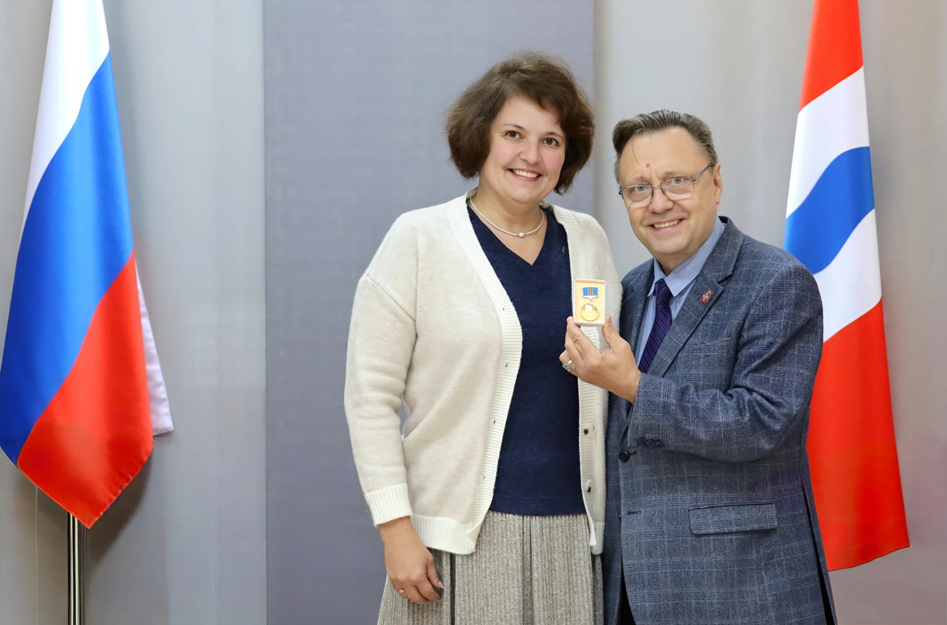 🏅 Верность профессии и служение просвещению.