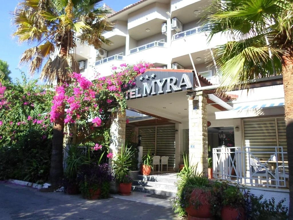 🏠 **Myra 3⭐️**
