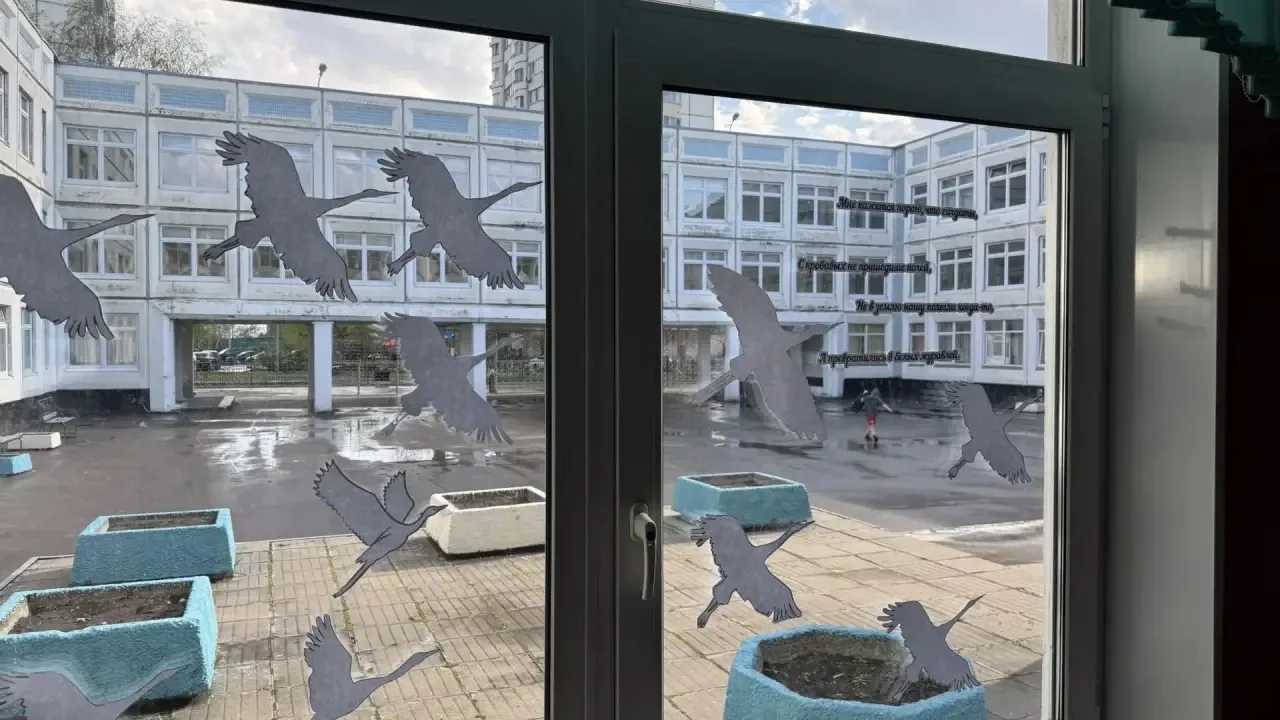 Мы помним. Мы гордимся. Смотрим сквозь время.  🎗️В преддверии великого праздника наши ученики вместе