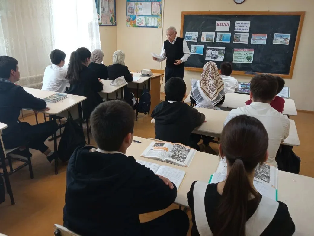 21.05.2026г. Преподаватель ОБЗР Шахбанов Г.Ш. провёл в 8-9классах открытый урок на тему...