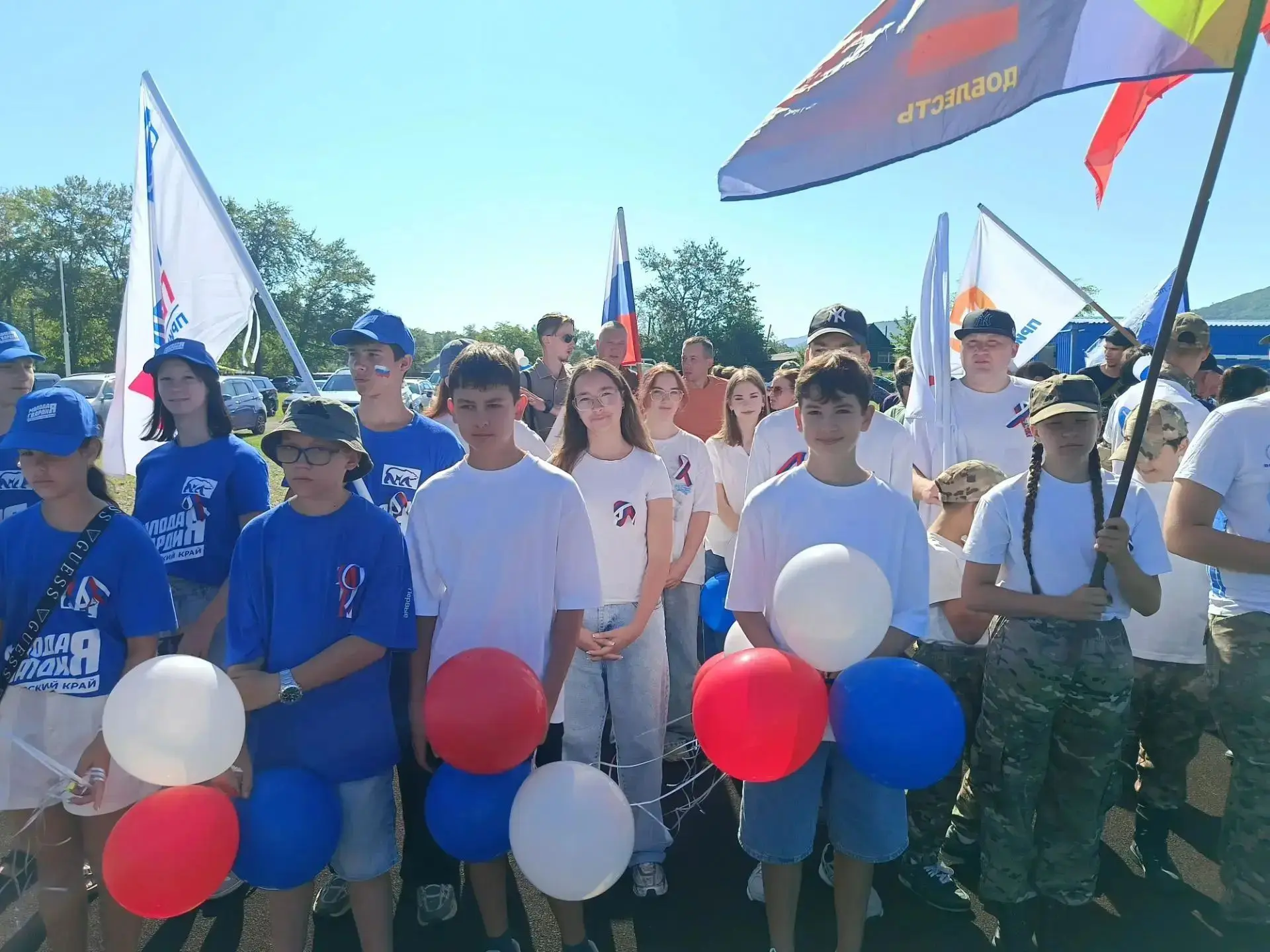 Волонтёры из «Женьшеня» на Дне Флага! 🇷🇺
