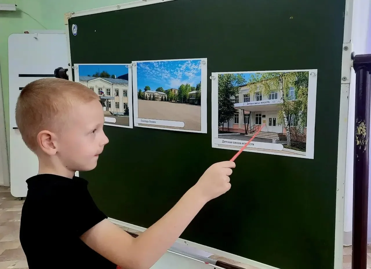 Воспитанники подготовительной группы совершили тематическое путешествие по родному посе...