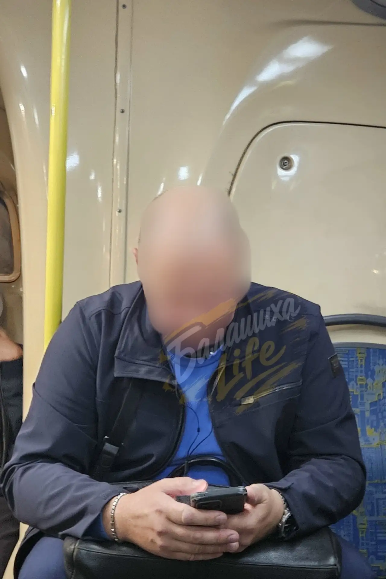 Вчера возвращалась с работы, заходила в автобус