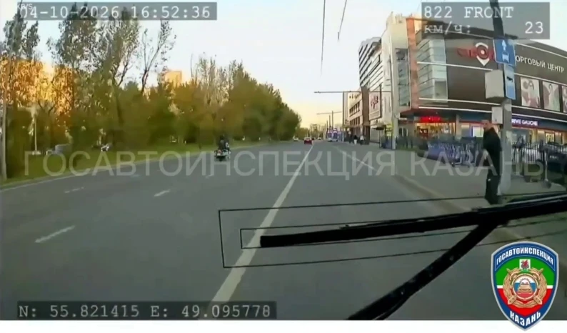 В Казани из-за резкого торможения автобуса пострадали женщина и семилетняя девочка.