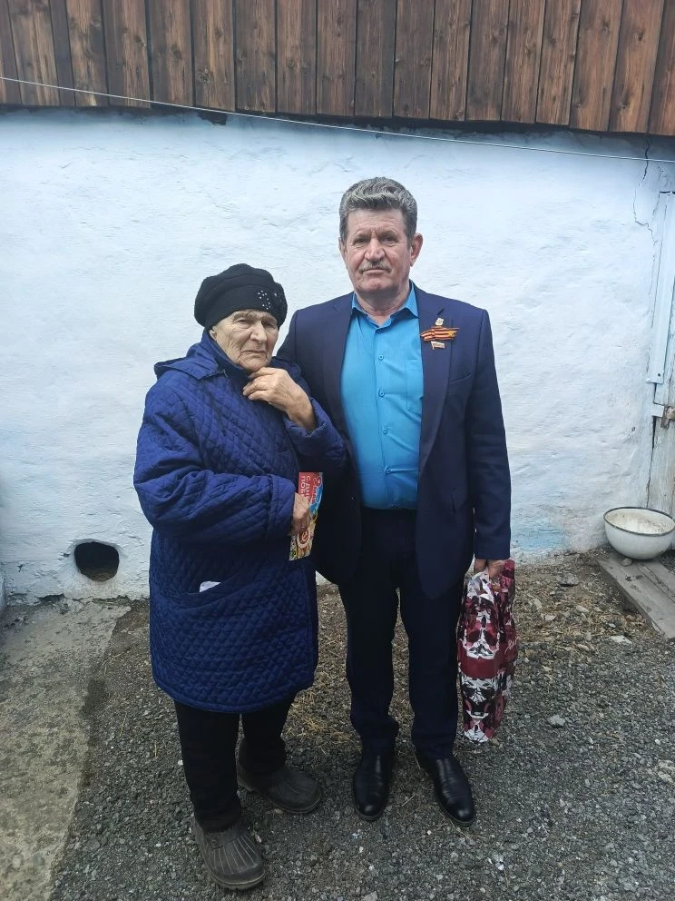 Депутаты Совета народных депутатов Мариинского муниципального округа поздравили тружеников тыла, дет