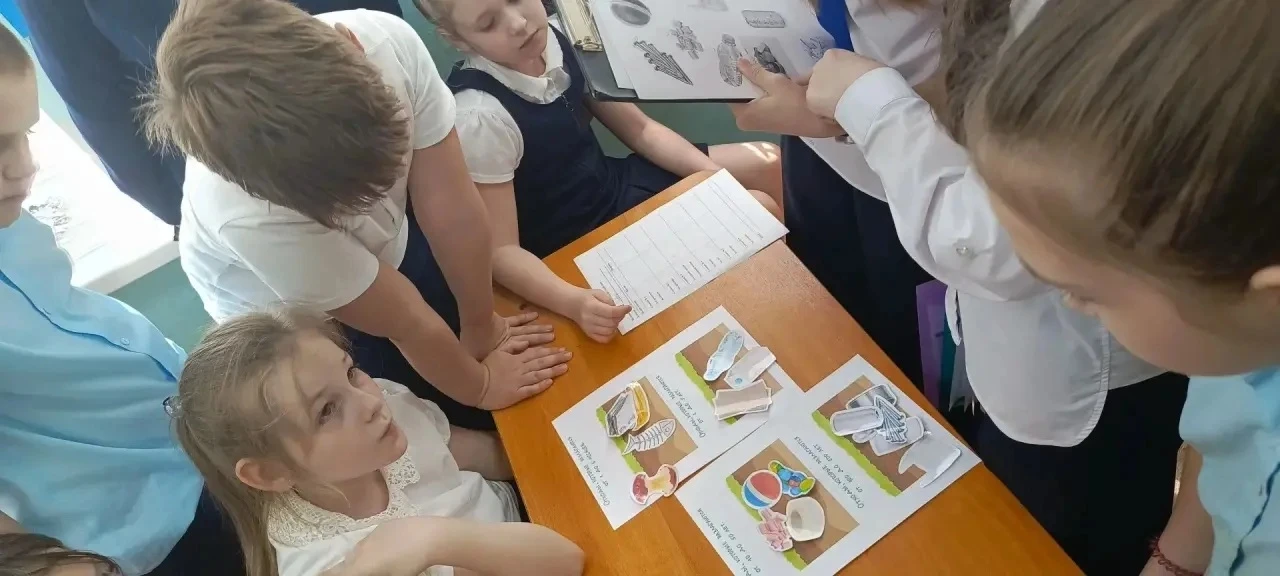 Юннаты экологического отряда «ЮнЭк» ( руководитель учитель географии Жигулина Л.А.)провели для обуча