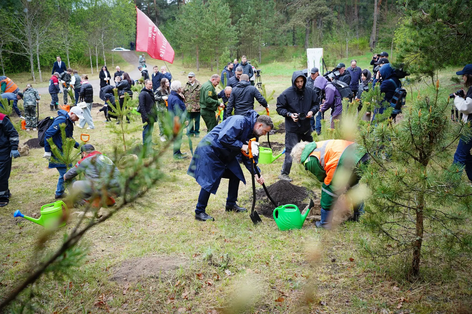 Сегодня Санкт-Петербург вновь присоединился к международной акции «Сад памяти» — важному и по-настоя