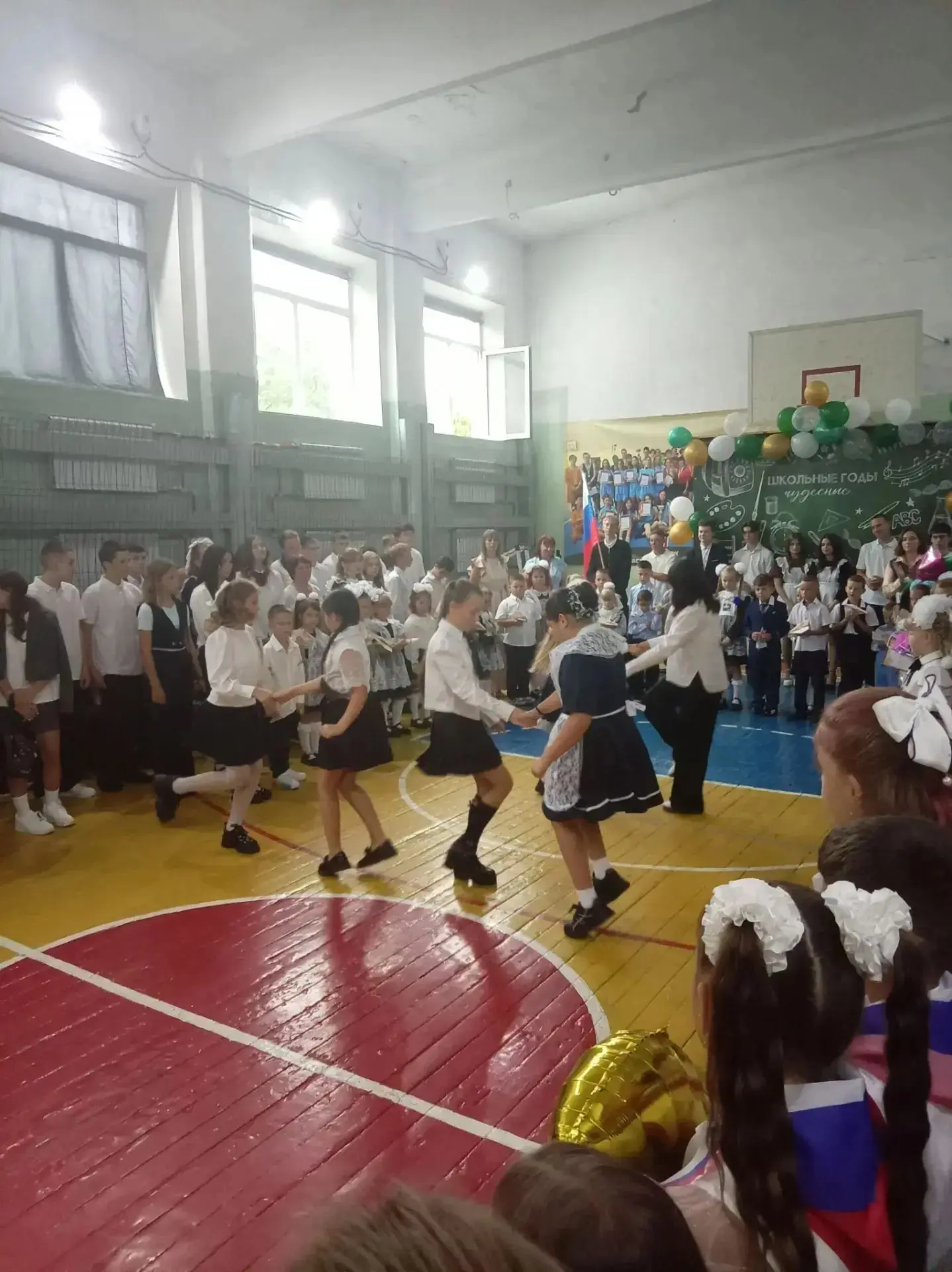 Торжественная линейка в честь Дня знаний открыла учебный год🎉